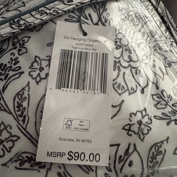 NWT Vera Bradley zip hanging organizer - Picture 4 of 4